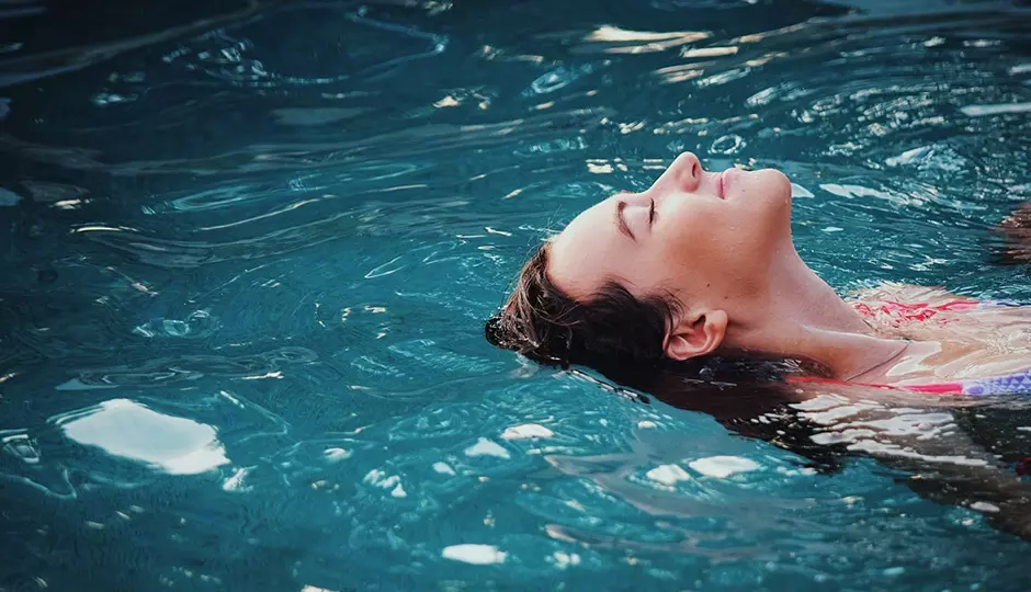Can You Go Swimming With a Hair Restoration System?
