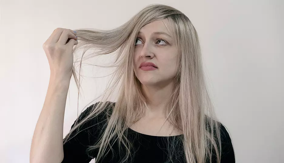 What Causes Split Ends and Frizzy Hair